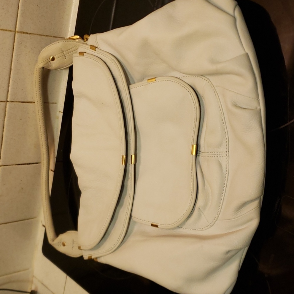 B Makowsky white soft leather purse